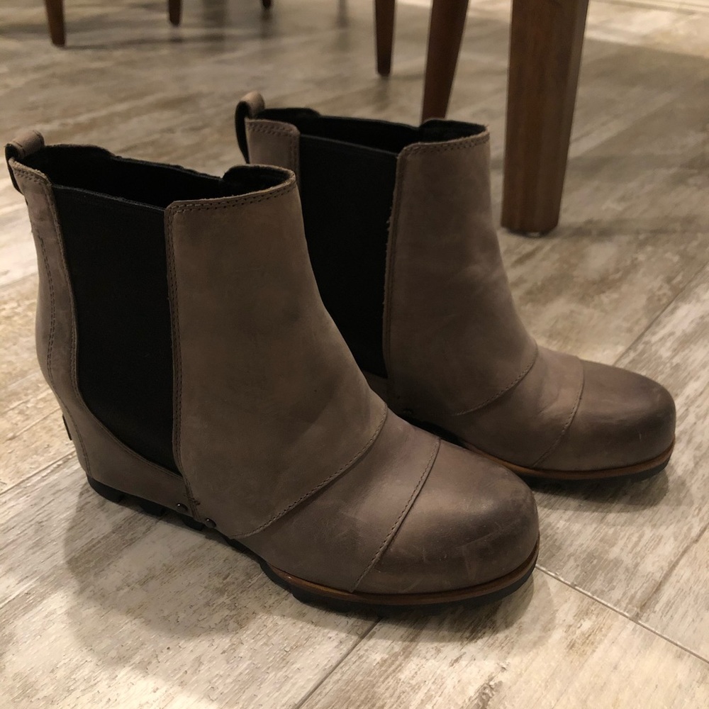 Sorrel womens booties size 8.5